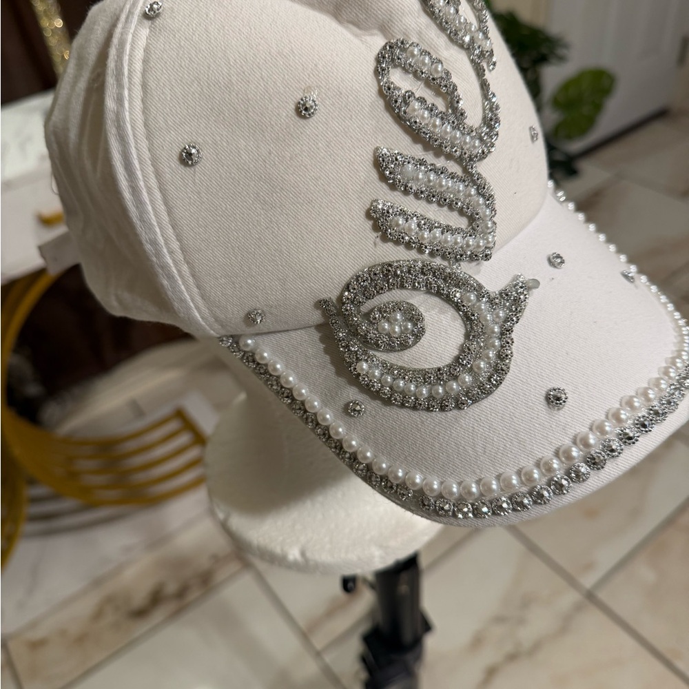 White Rhinestone Embellished Cap - Picture 3 of 4